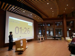 バトラーが発表している写真